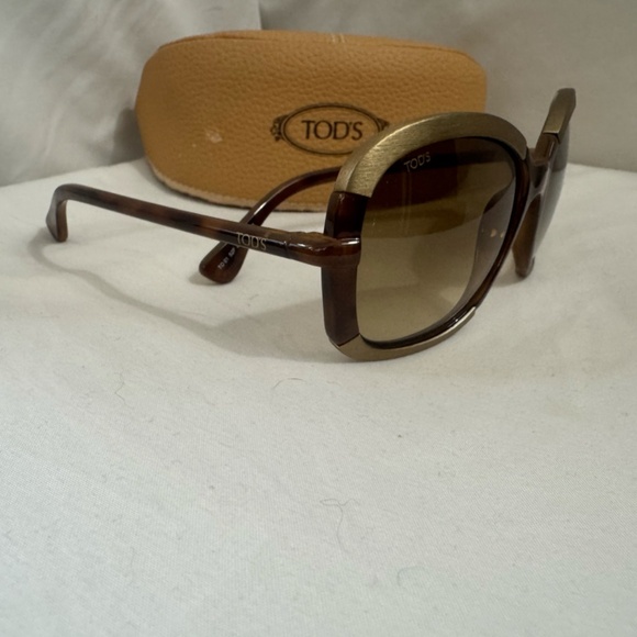 Tod's Sunglass 01 col 52F- Tortoise & Matte Gold - Picture 2 of 6